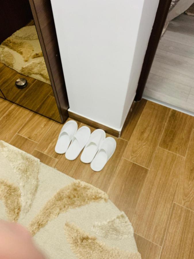 Garsoniera Lux Centru Pietonal Tirgu - Jiu Leilighet Târgu Jiu Eksteriør bilde